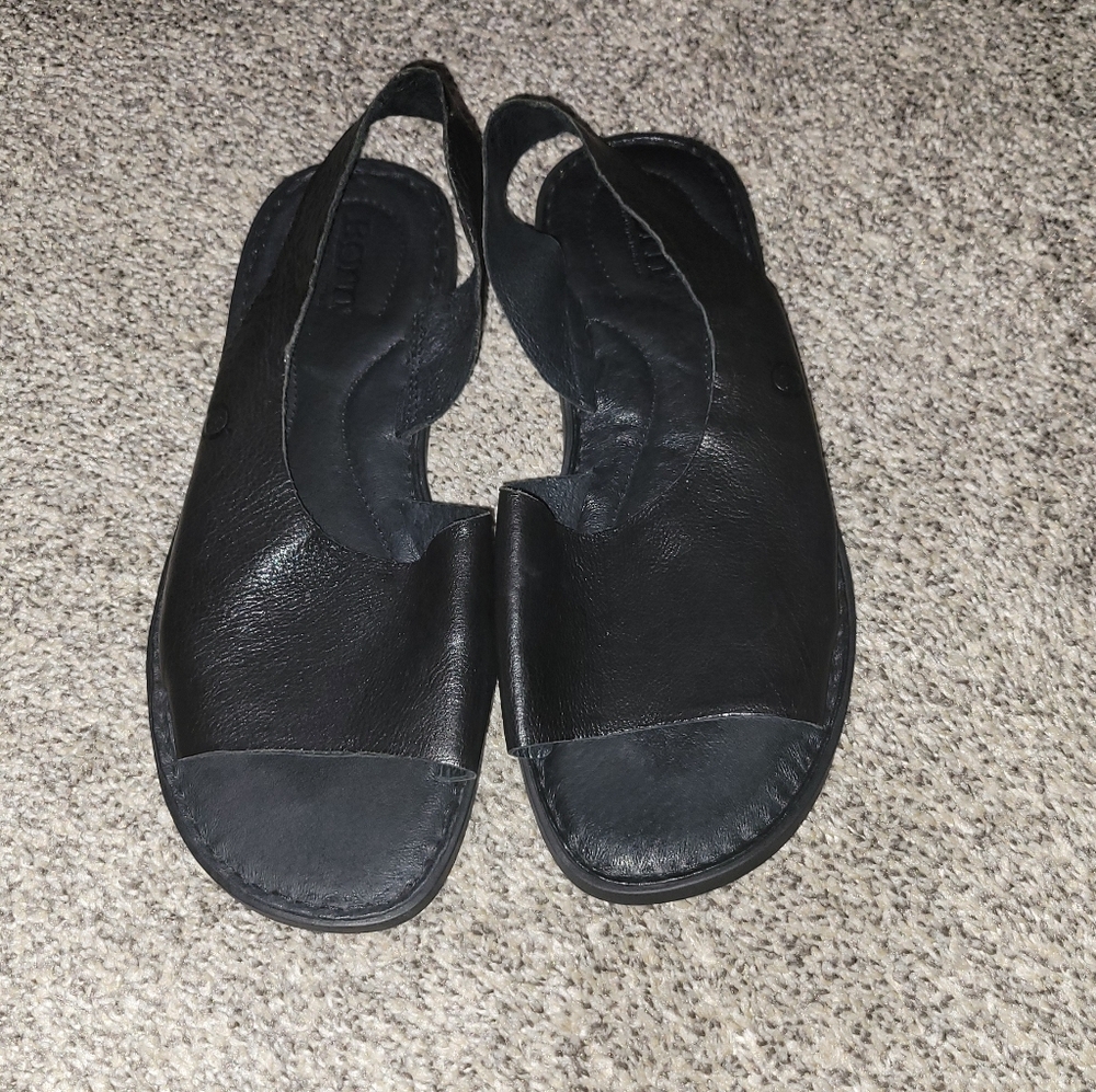 New without tags BORN Leather Inlet sandals